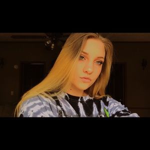 Meet your Posher, Ella